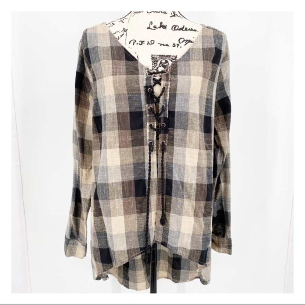 Gilded Intent Buckle Plaid Lace Up Hi Low Hem M